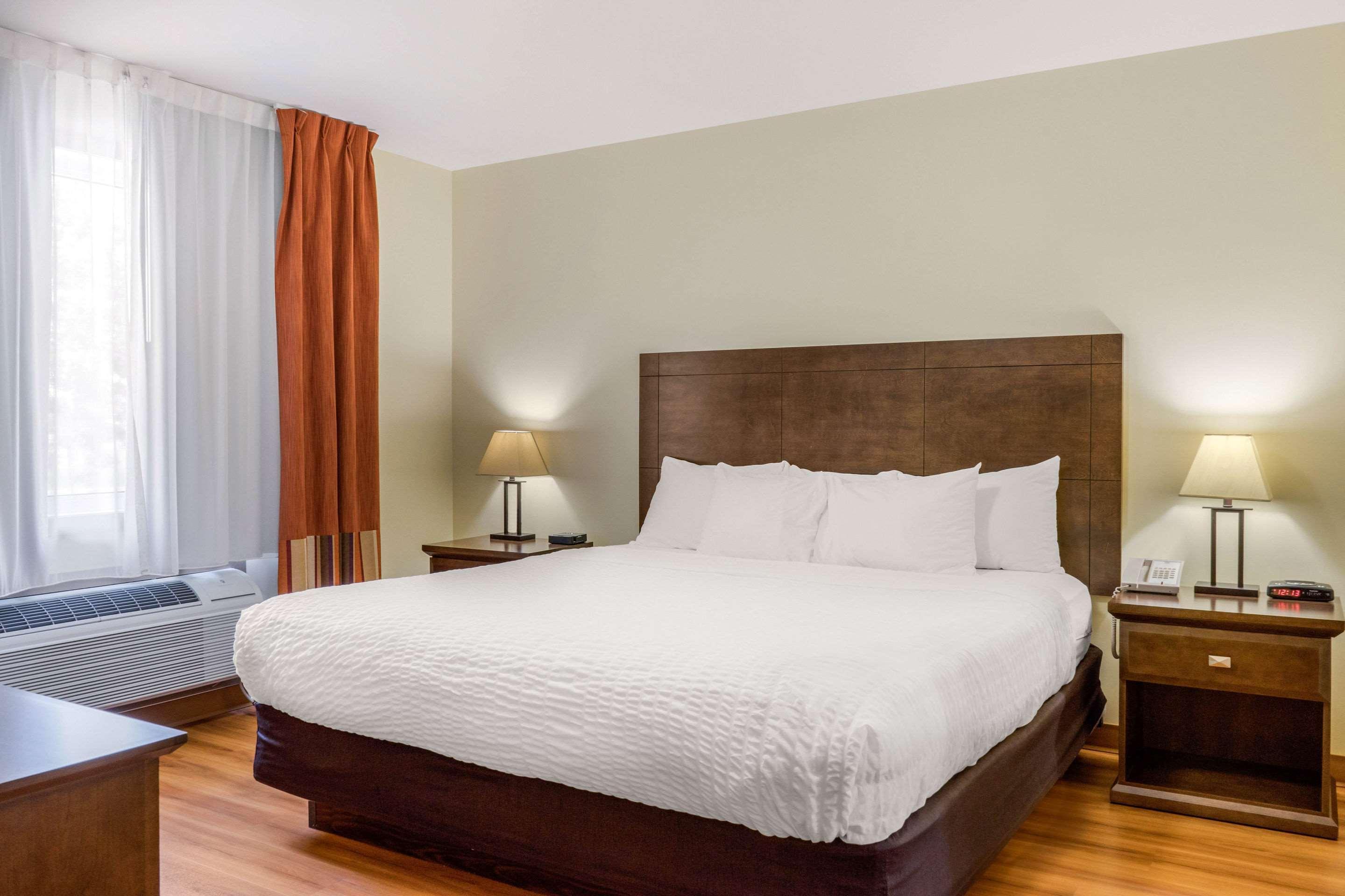 Quality Inn & Suites Winkler Bagian luar foto