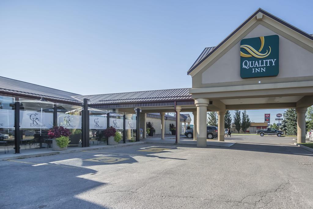Quality Inn & Suites Winkler Bagian luar foto
