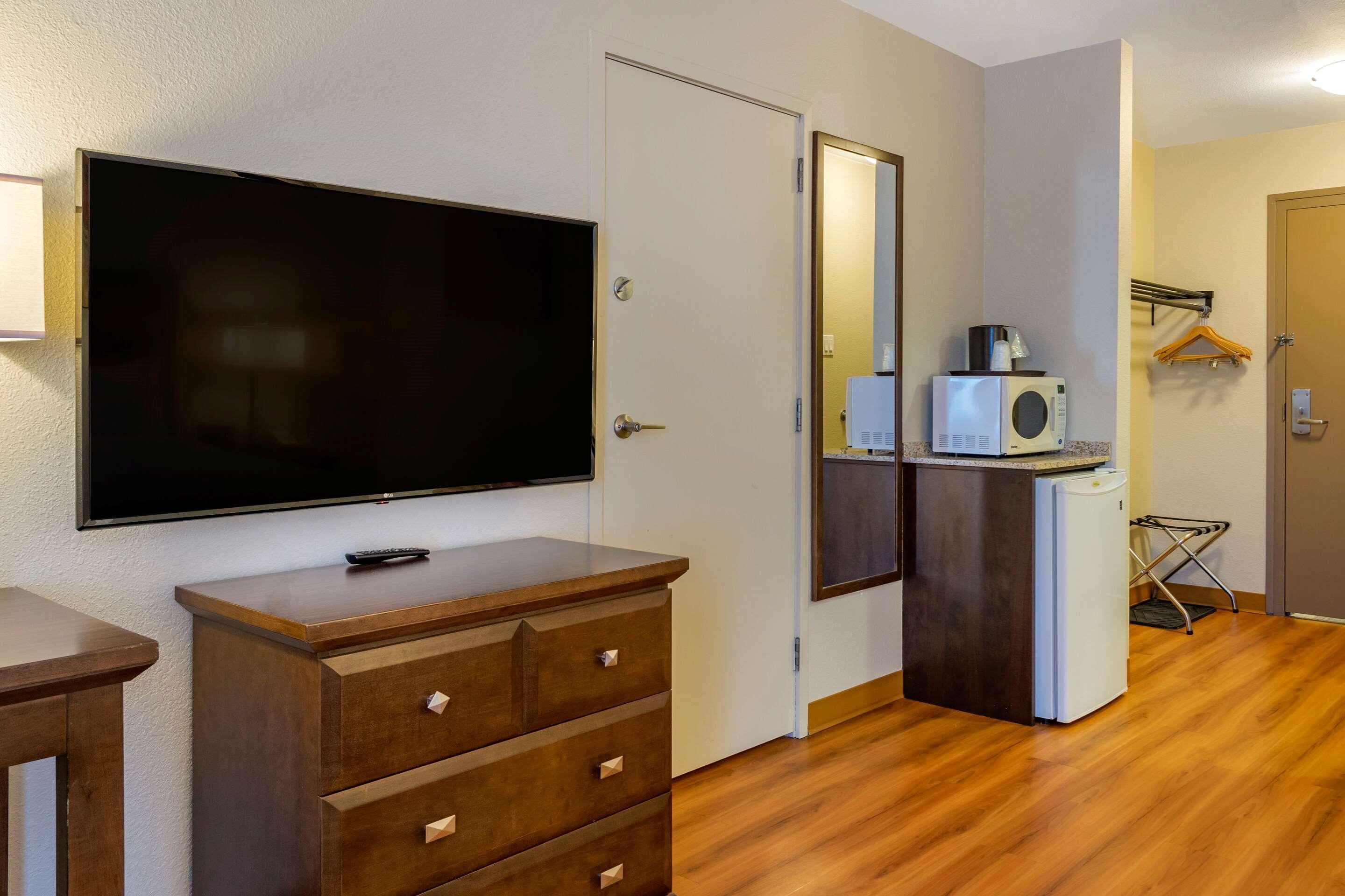 Quality Inn & Suites Winkler Bagian luar foto
