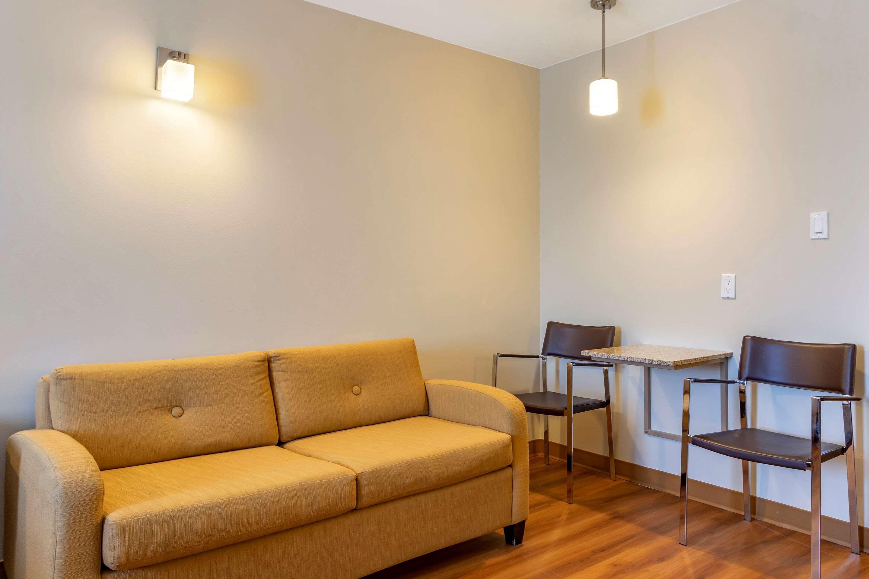 Quality Inn & Suites Winkler Bagian luar foto