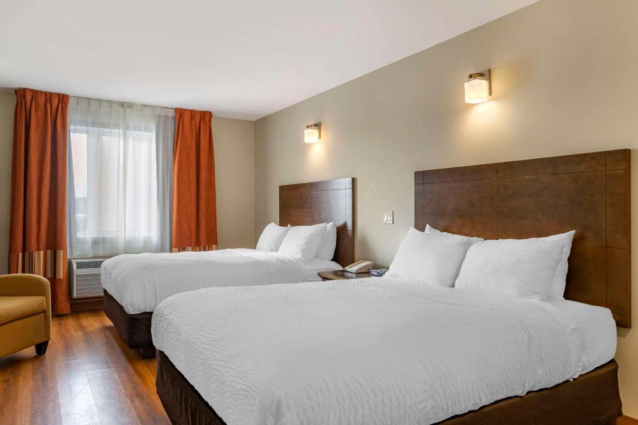 Quality Inn & Suites Winkler Bagian luar foto