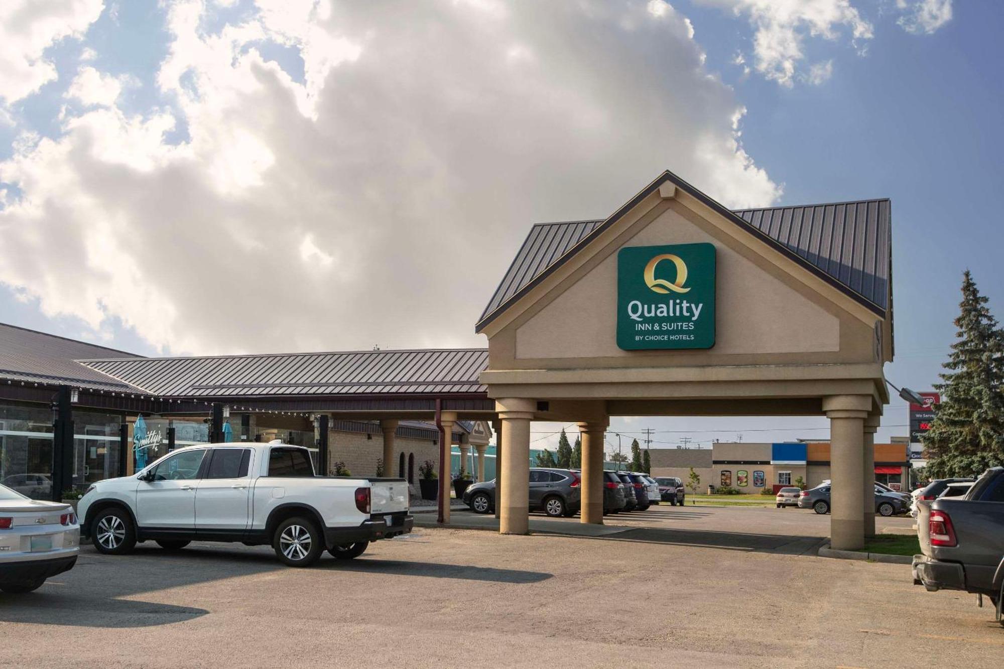 Quality Inn & Suites Winkler Bagian luar foto
